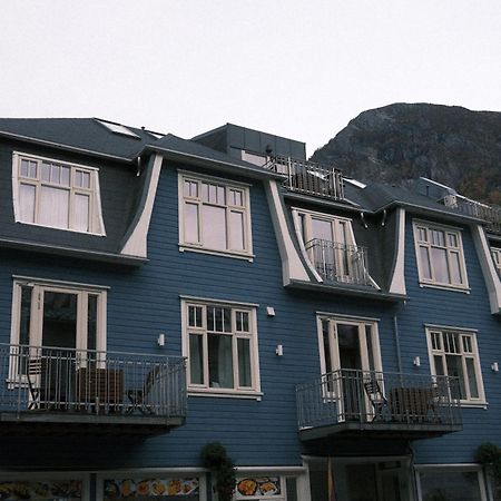 Blue House Dormitory オッダ エクステリア 写真